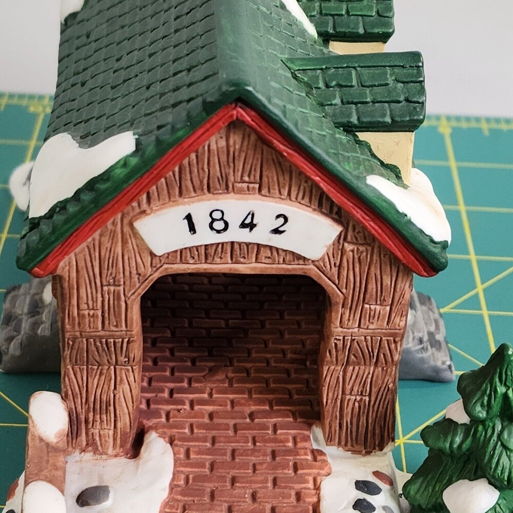 Dickens Collectables Towne Series 1842 Covered Bridge 1996 - Picture 7 of 10